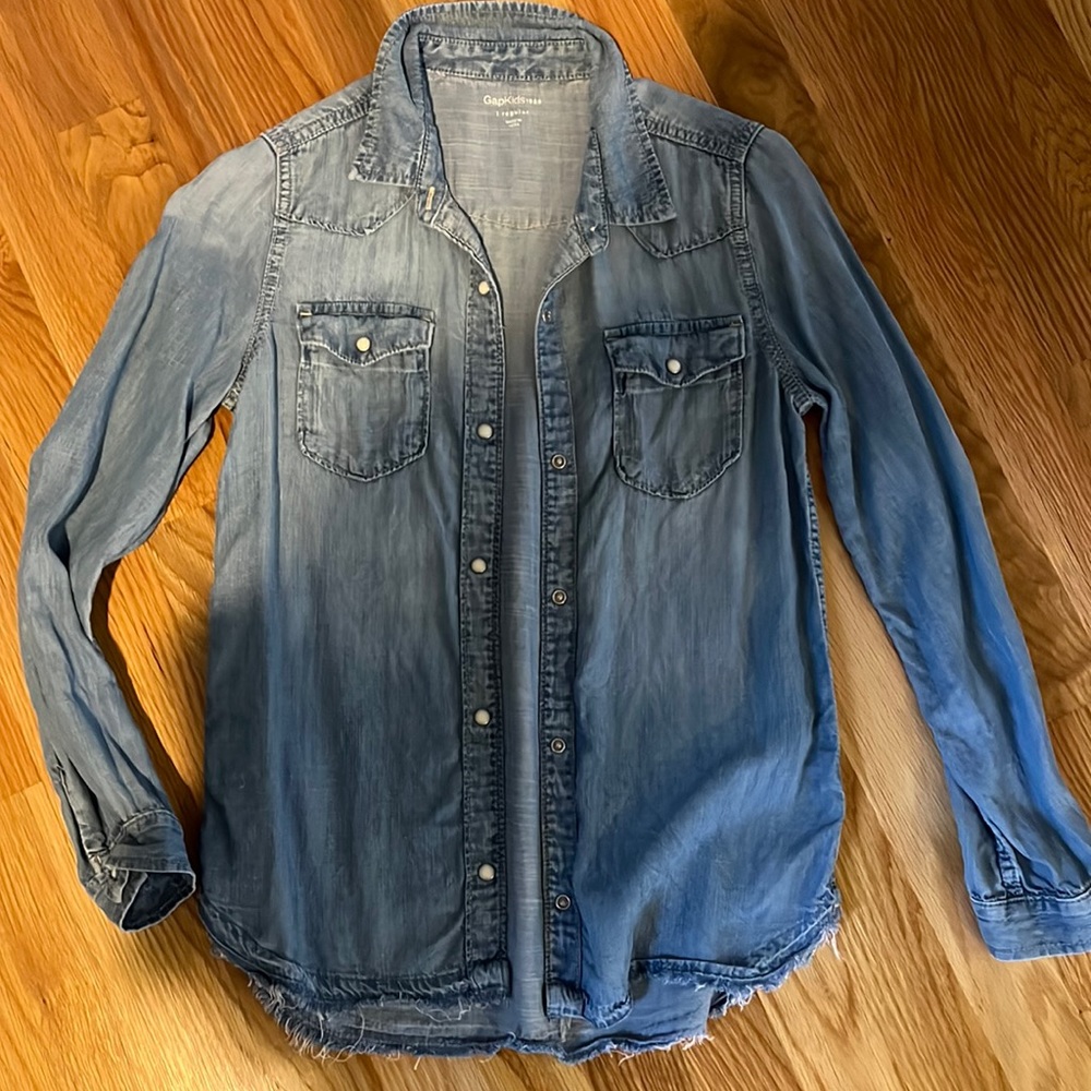 Adorable GAP denim button down